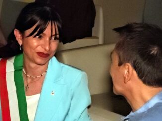 La Sindaca Proietti Deve Fare Chiarezza: Il Futuro di Assisi in Bilico