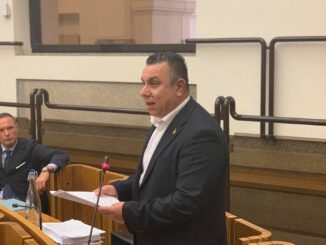 Pastorelli Critica la Candidatura di Proietti a Presidenza dell'Umbria