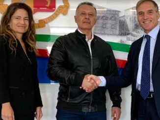 Questore di Perugia saluta Fabrizio Santoni dopo 38 anni di servizio