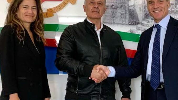 Questore di Perugia saluta Fabrizio Santoni dopo 38 anni di servizio
