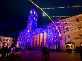 Assisi accoglie nuovo anno con festa indimenticabile ed eventi unici