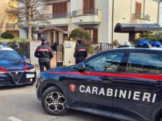 Vivevano in pessime condizioni in un appartamento ad Assisi, sanzionata donna cinese