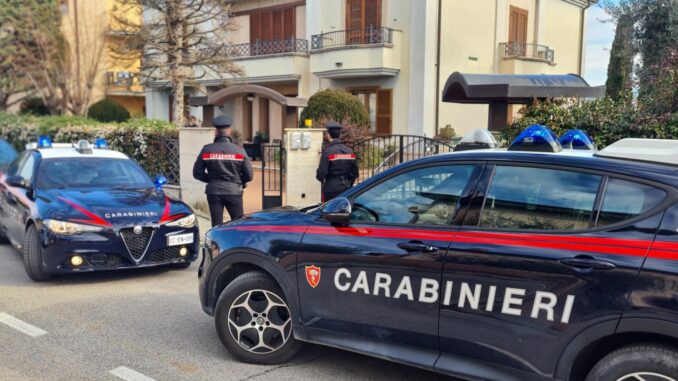 Vivevano in pessime condizioni in un appartamento ad Assisi, sanzionata donna cinese