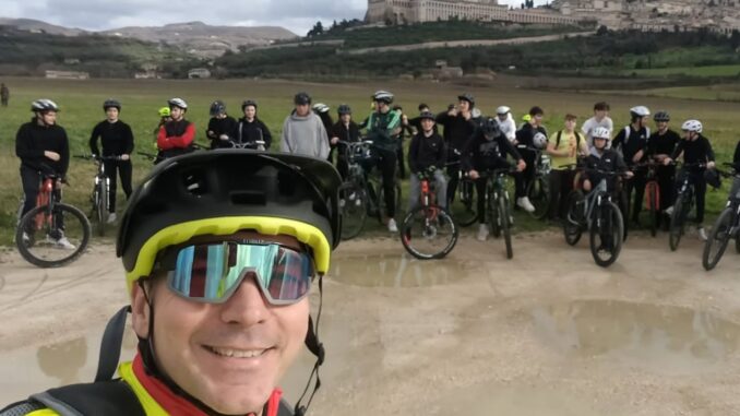 Bici e calcio per benessere e integrazione
