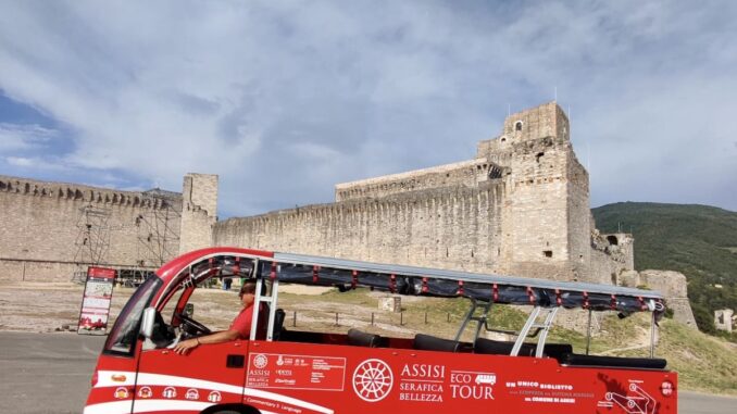 Riapre il servizio di bus elettrico per i musei di Assisi