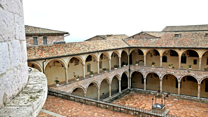 Dialogo su ambiente e sostenibilità al Sacro Convento nel 2025