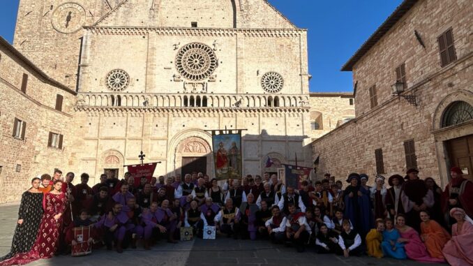 Assisi vince la disfida della balestra contro Gubbio