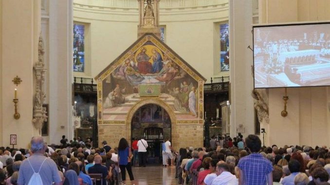 Migliaia di pellegrini per il Perdono di Assisi alla Porziuncola