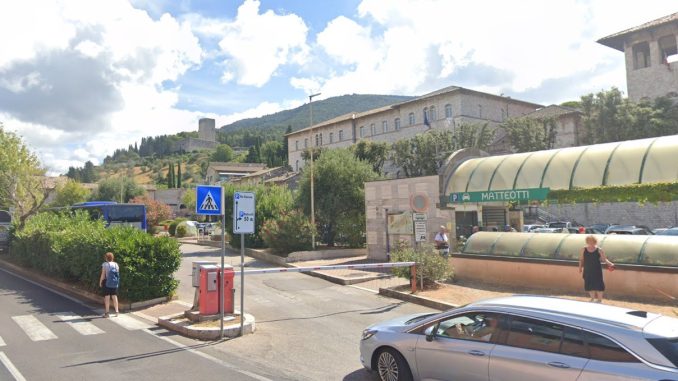 Stop alla scala mobile ad Assisi: in arrivo ascensori