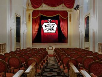 Accusa alla luce illumina assisi con teatro civile e memoria