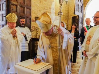 Assisi e L’Aquila, alleanza tra i templi del perdono
