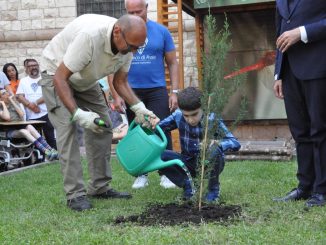Settimana della mobilità: ad Assisi piantato il cipresso
