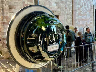 Assisi riceve un defibrillatore in memoria di Davide Piampiano