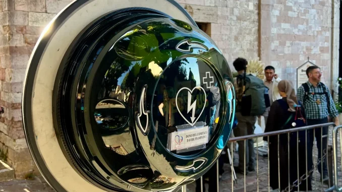 Assisi riceve un defibrillatore in memoria di Davide Piampiano