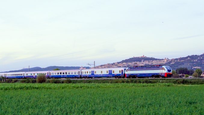 FS Treni Turistici rilancia l'Espresso Assisi verso i borghi