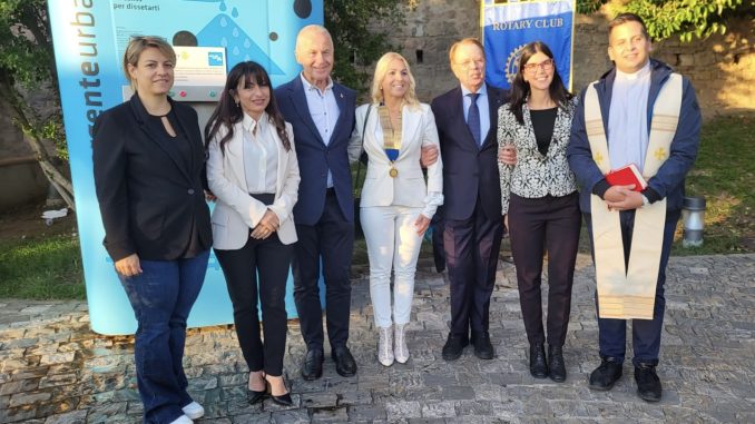 Inaugurata fonte acqua refrigerata vicino Basilica San Francesco ad Assisi
