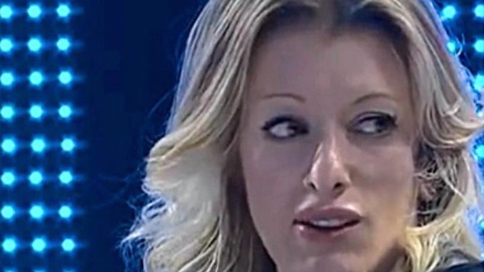 Francesca Totolo presenta "Inchiesta" sulle vite delle donne
