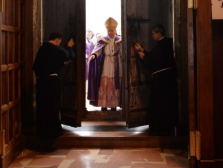 Giubileo, aperta Porta Santa della Basilica di San Francesco