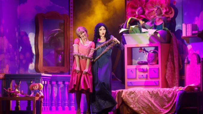 Rapunzel al Teatro Lyrck, Lorella Cuccarini è Madre Gothel