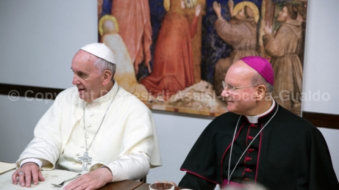 Monsignor Sorrentino incontra Papa Francesco e gli parla del Santuario della Spogliazione