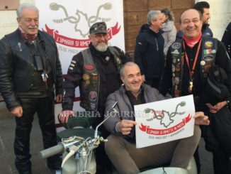 L'Umbria si rimette in moto, oggi in piazza ad Assisi un centinaio di motociclisti FOTO