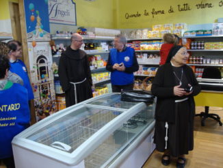 Solidando, oltre 320 famiglie povere, una cena a Santa Maria per aiutarle