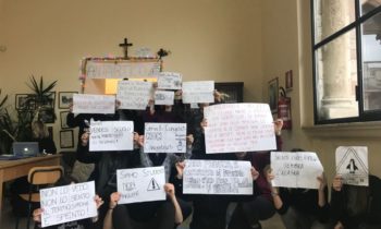 Termosifoni spenti, studenti come pinguini, tre classi del Properzio di Assisi in sciopero