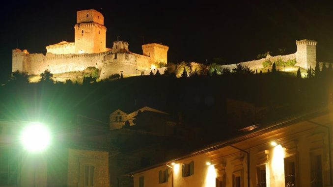 Assisi, m'illumino di meno, la città spegna i monumenti