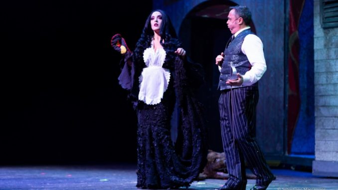 La Famiglia Addams, al Teatro Lyrick il 12 marzo la commedia comunale
