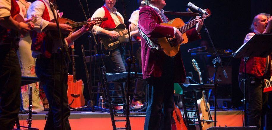 Tourné, Renzo Arbore e l'Orchestra Italiana in concerto al Teatro Lyrick di Assisi