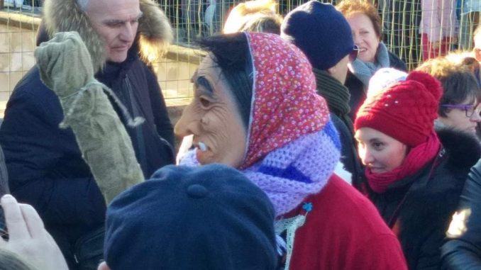 La Befana a Rivotorto di Assisi arriva in apecar tradizione e affetto