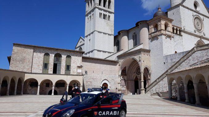 Giovanissimo va in overdose ad Assisi, arrestato minorenne per spaccio