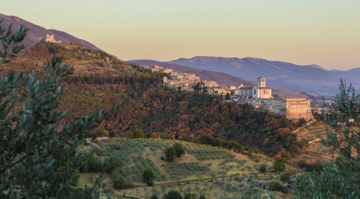 Assisi, Festa dei Circondari tra i Beni del FAI al Bosco di San Francesco