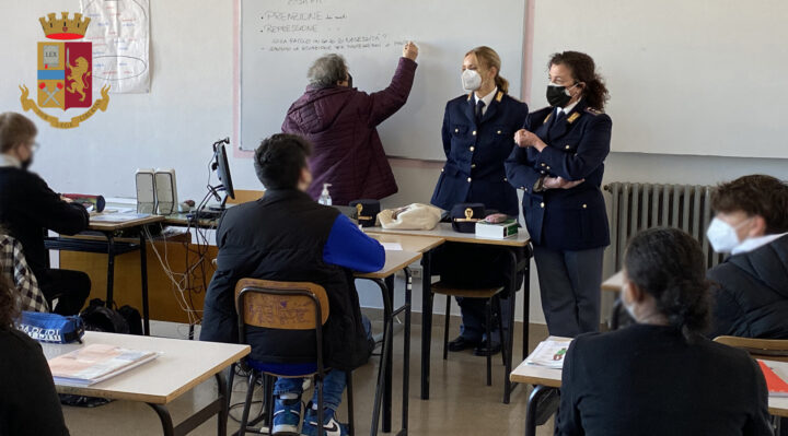 La Polizia di Stato incontra gli studenti dell'Istituto Alberghiero