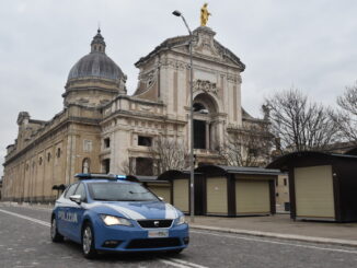 Viola il divieto di avvicinamento, fermato dalla polizia a Santa Maria degli Angeli