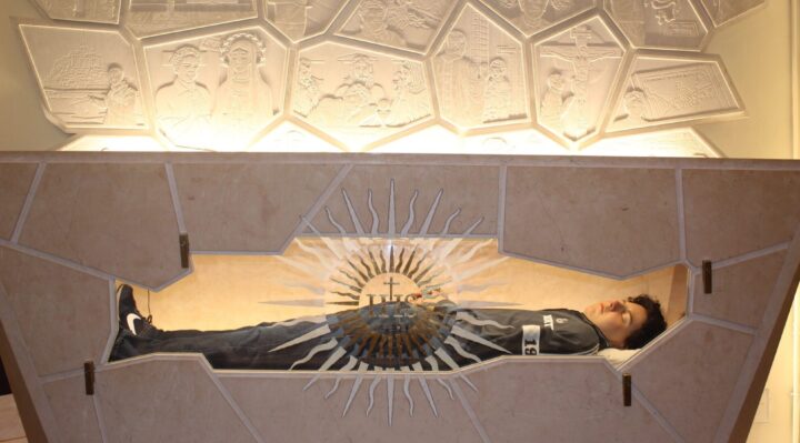 Reliquia di Carlo Acutis all’asta, indaga la Procura