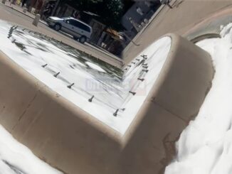 Ribolle l'acqua della fontana in Piazza Garibaldi a Santa Maria degli Angeli