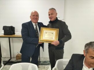 E' stato rieletto il direttivo dell'Automotoclub Storico Assisano. Confermato alla guida del Club il Presidente Marco Capomaccio (nella foto insieme al Vicesindaco del comune di Assisi Valter Stoppini).