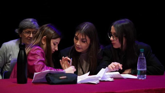 Romanae Disputationes, primo posto Liceo Sesto Properzio