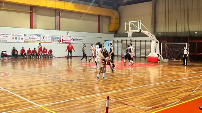 Strepitosa Virtus Assisi vince anche a Tolentino: 53-66