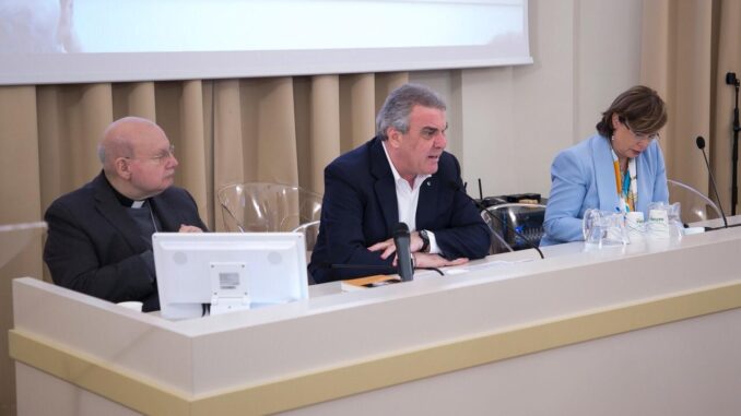 Sbarra interviene alla scuola Socio-Politica al Serafico di Assisi