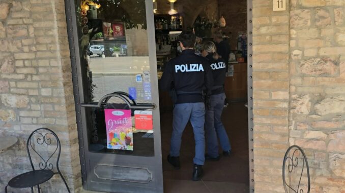 Poliziotto ferito durante una rapina in un bar a Santa Maria degli Angeli