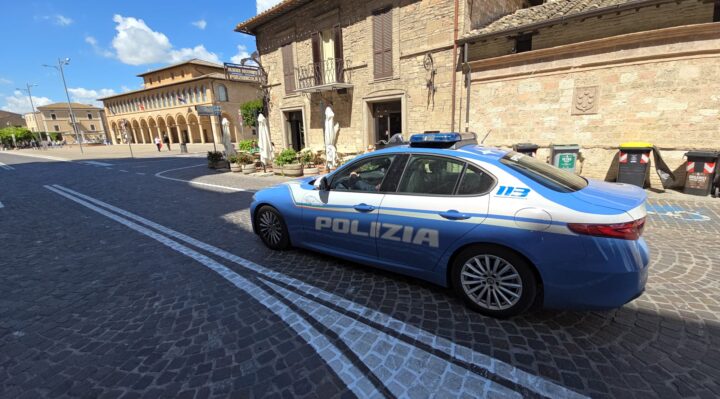 Poliziotto ferito durante una rapina in un bar a Santa Maria degli Angeli, arrestato il ladro