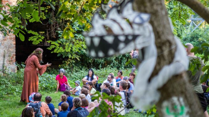 Il drago dalle sette teste del Teatro dell'Orsa