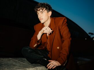 Michele Bravi inaugura ad Assisi il tour teatrale "Tu cosa vedi"