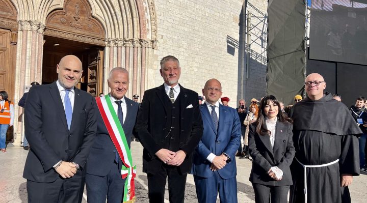 San Francesco, sindaco di Assisi, lanciato messaggio potente di dialogo e speranza