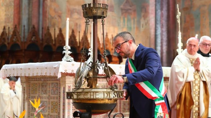 Abruzzo accende la lampada votiva di San Francesco