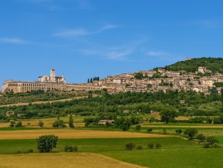 Assisi rimodula l’imposta di soggiorno per il 2026