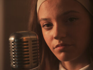 Elisa Benvenuto emoziona con Il mio canto libero cover video