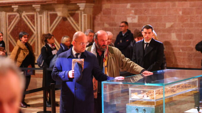 San Francesco, Assisi accoglie le istituzioni per l’ostensione